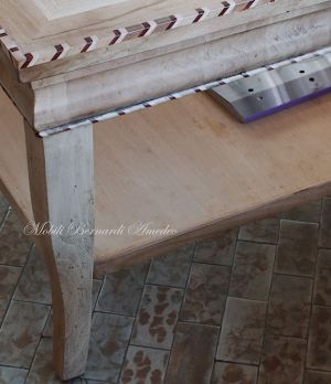 Tavolino quadrato da soggiorno in legno intarsiato produzione artigianale